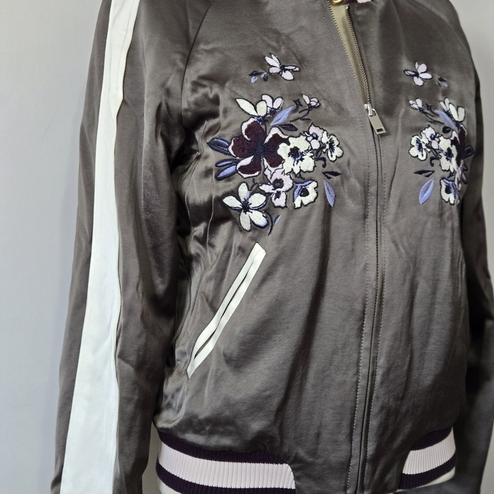 TALULA Aritzia Floral and Skull Embroidered Green Bomber Jacket. Small - Picture 4 of 16